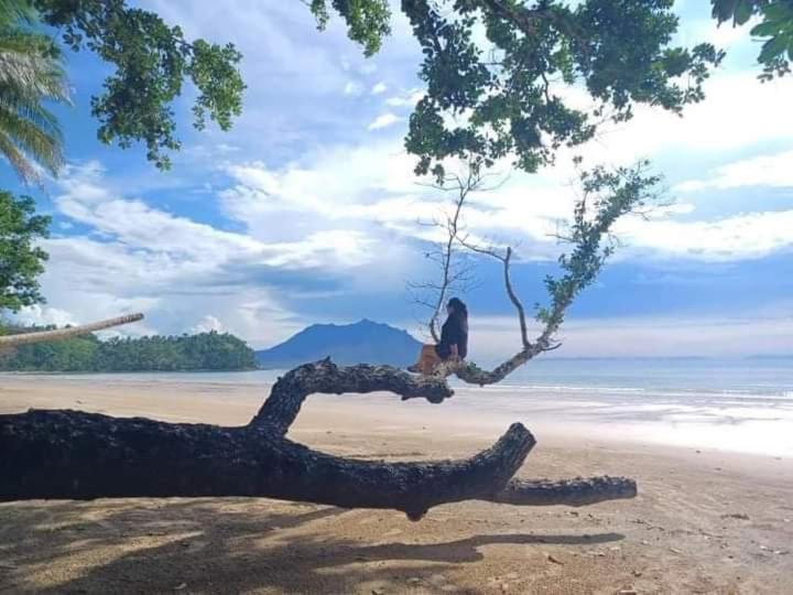 Arkadia Beach Resort Underground River Sabang  Esterno foto